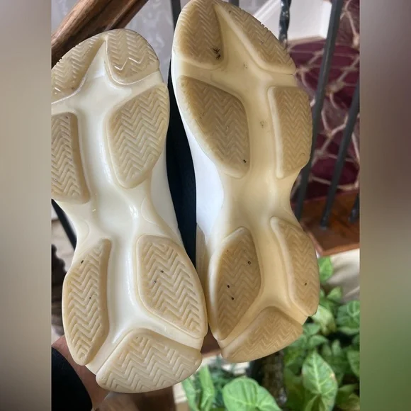 Steve Madden NY 90 black slip on sneaker very good condition size 10 women’s - Picture 8 of 14